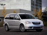 Chrysler Town & Country 2010 года